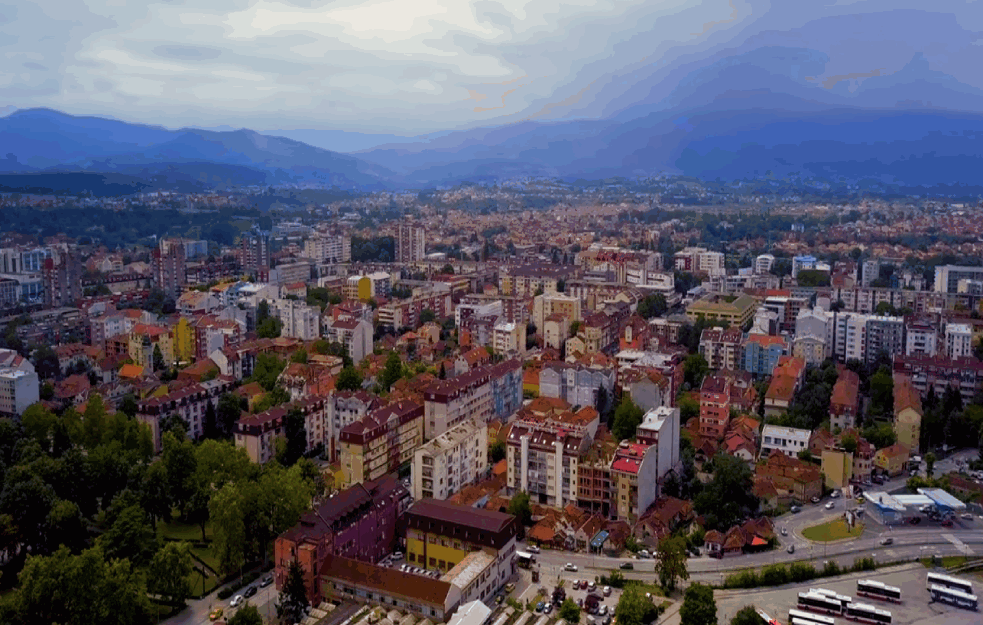 TURIZAM CVETA kao i pre donošenja MERA: Vrnjačka Banja puna gostiju, ali KRALJEVO bi moglo da plati VISOKU CENU!